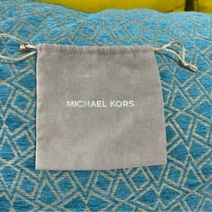 Michael Kors Suede Drawstring bag baggie Jewelry case pouch coin purse grey MK‎